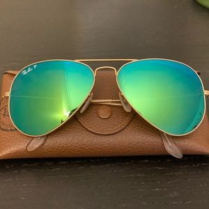 RAY-BAN Polarized Aviator Sunglasses